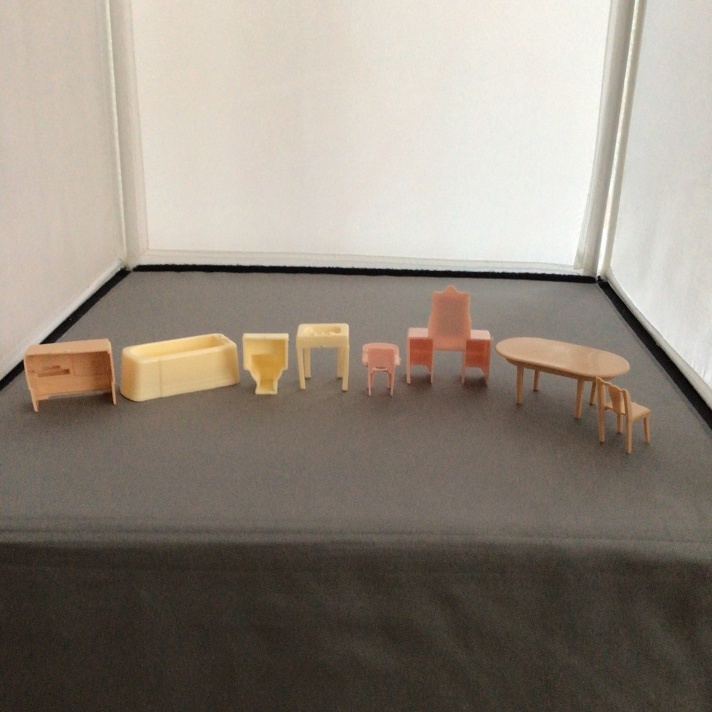 Doll House small scale 8-piece set (Bathroom, TV, vanity, potty, dining table)